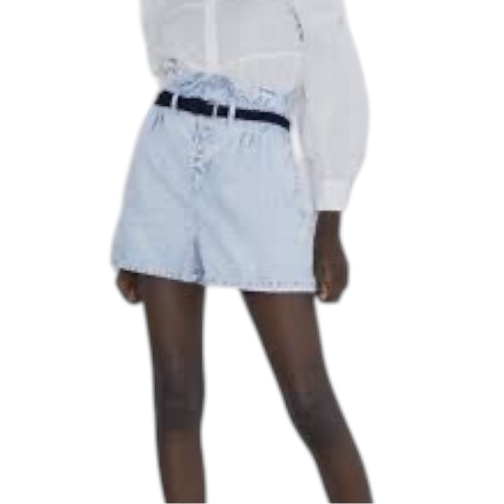 Women’s Zara Paperbag High-Waisted Pleated Denim Shorts – Light Wash Size 8